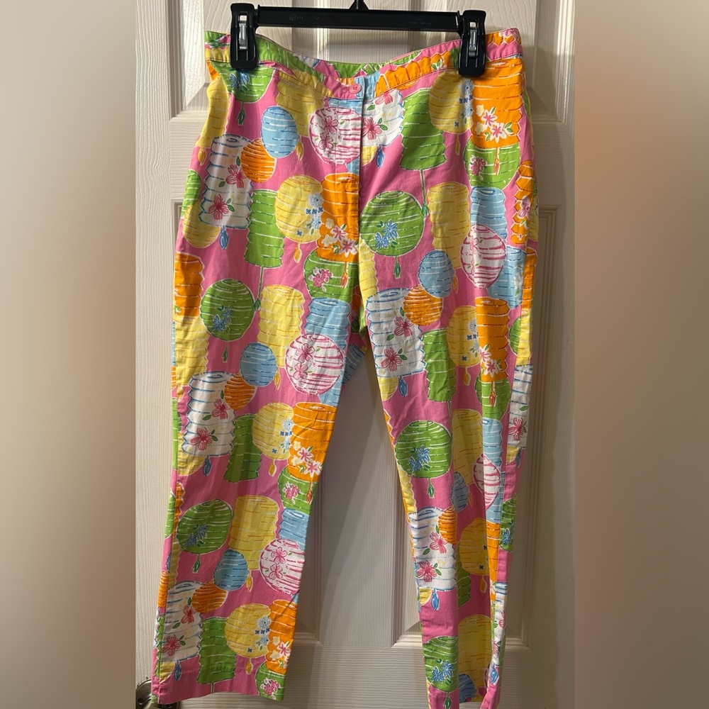 Lilly Pulitzer rare vintage Lantern pattern Capri pants
Size 12
